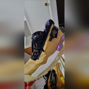 Mens 10.5 Jordan Proto max 720.